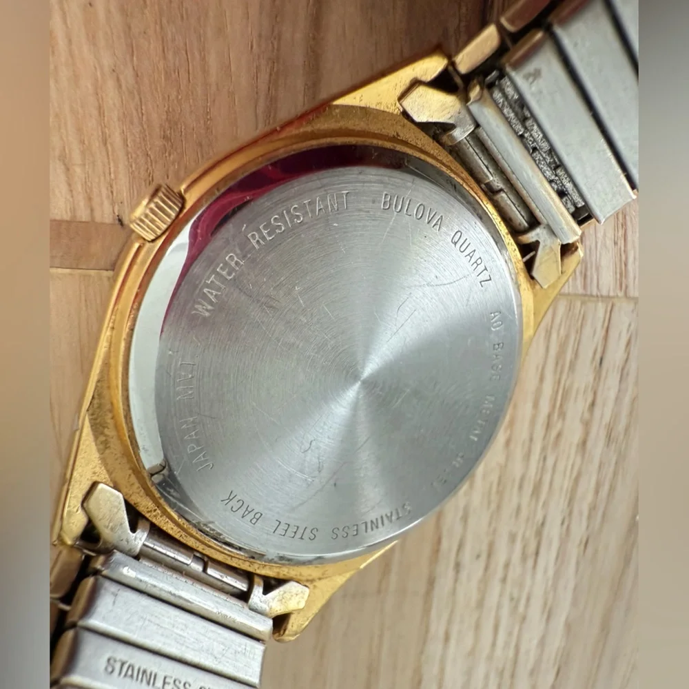 Caravelle by bulova mens gold tone classic dress watch NEW BATTERY